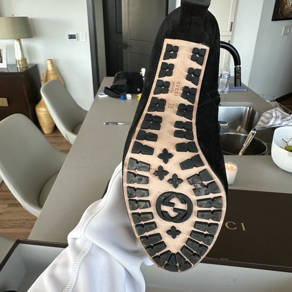 Gucci Black Suede High Boots with Heel - Picture 7 of 13